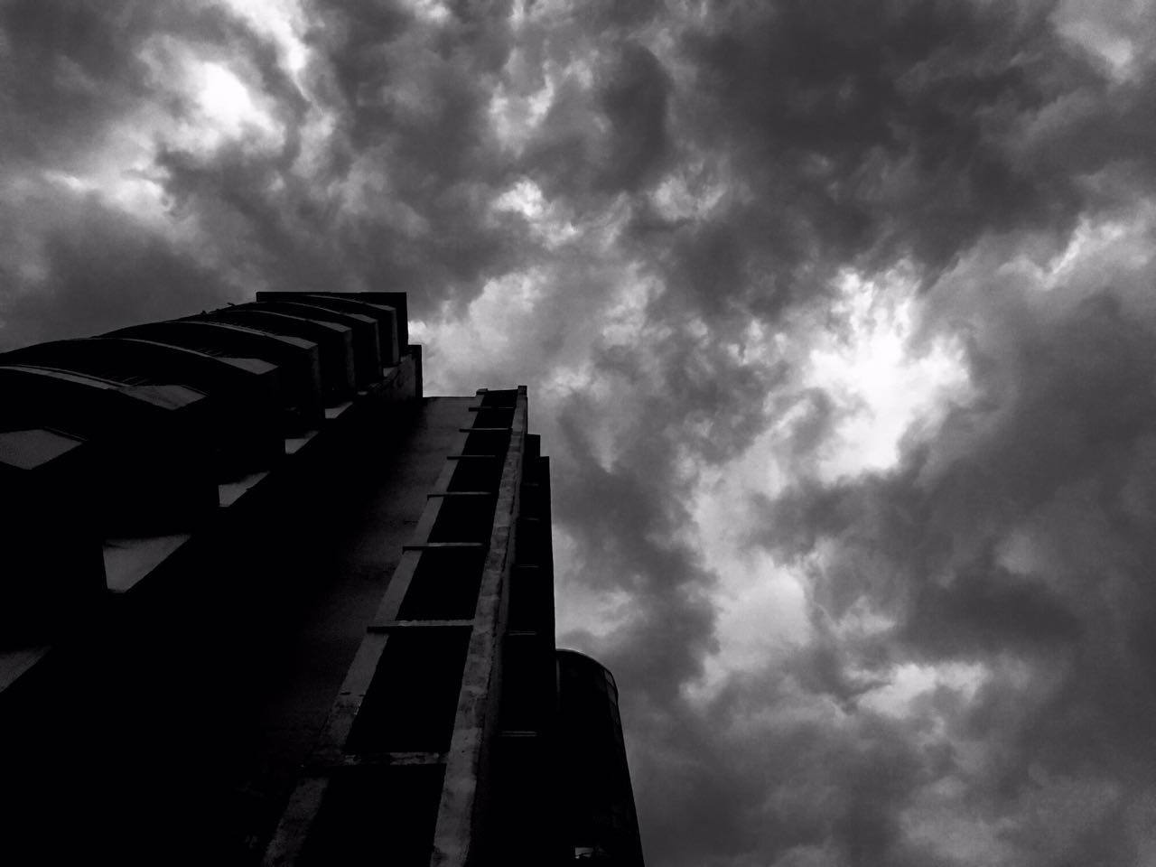 [33] Concrete Jungle Never Leaves You